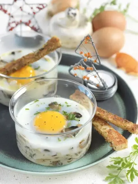 Oeufs cocotte champignons et oignons caramélisés - Recette à Prix Engagés Décembre 2023